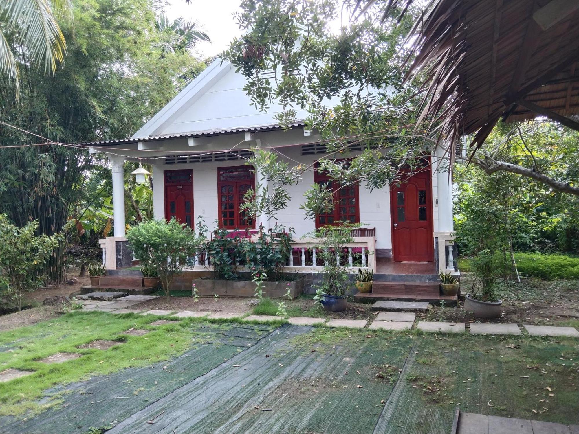 Quoc Phuong Riverside Homestay ベンチェ エクステリア 写真
