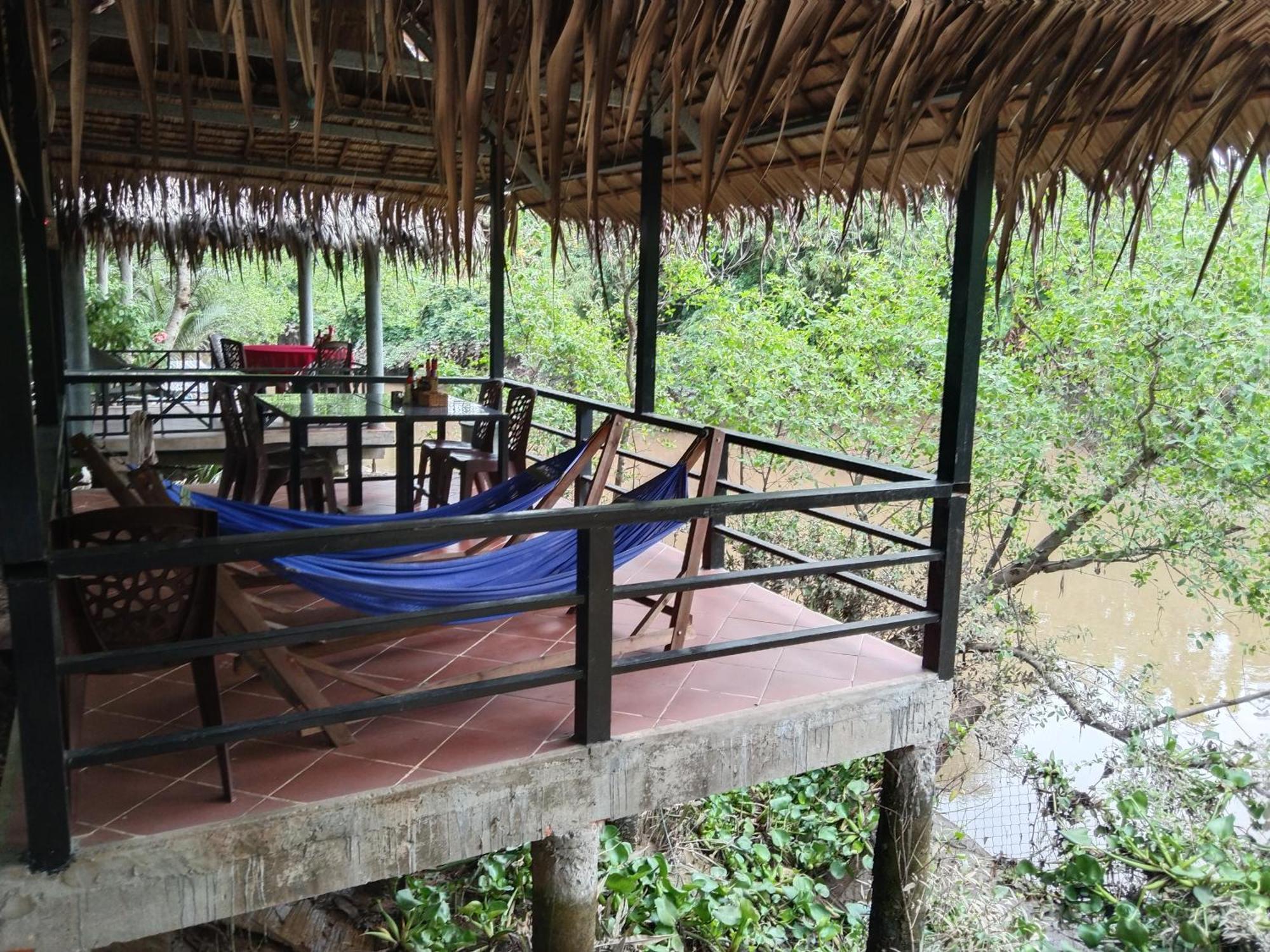 Quoc Phuong Riverside Homestay ベンチェ エクステリア 写真