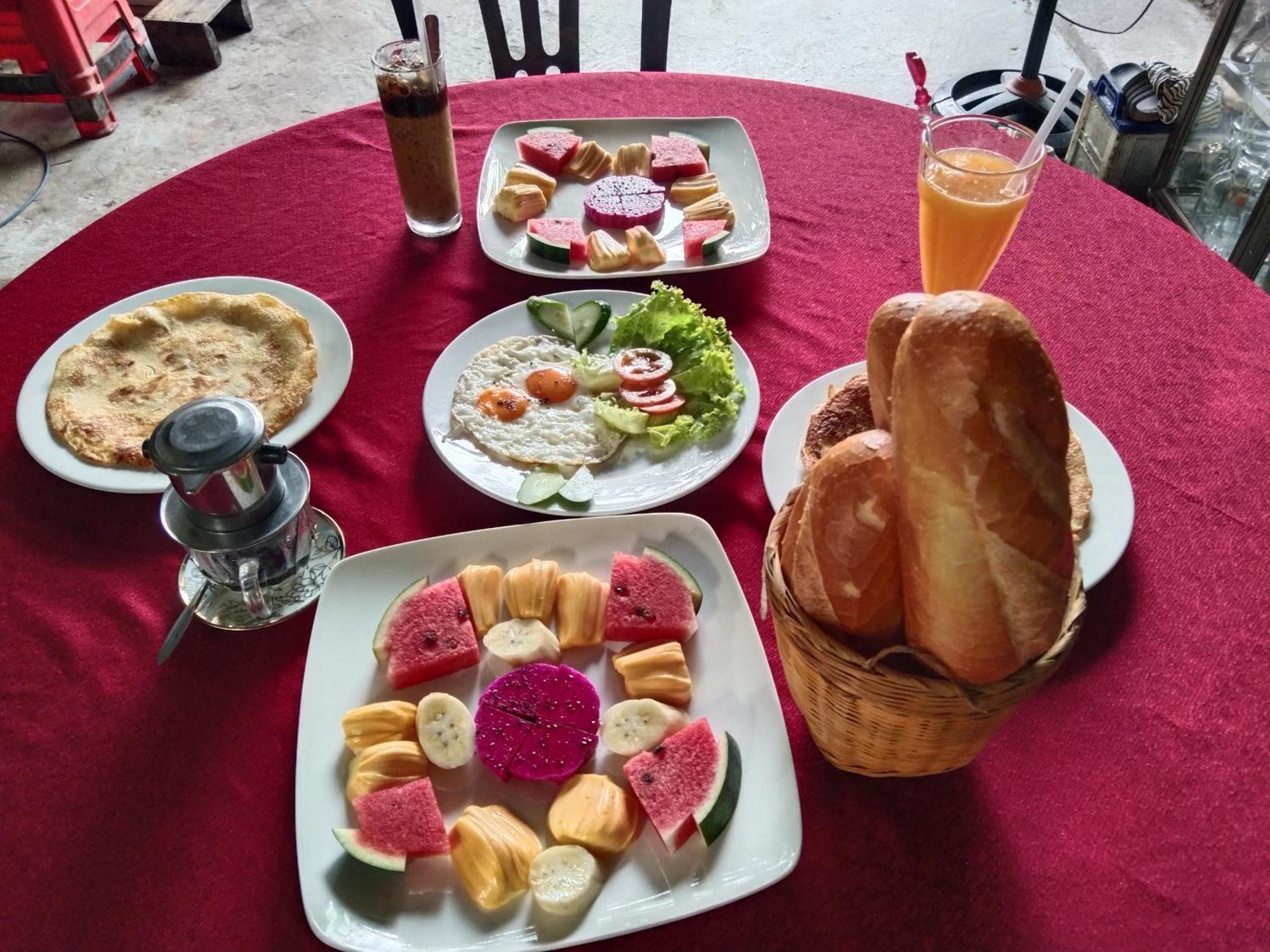Quoc Phuong Riverside Homestay ベンチェ エクステリア 写真
