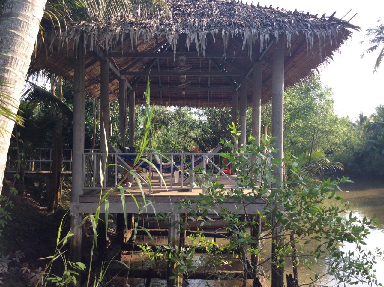 Quoc Phuong Riverside Homestay ベンチェ エクステリア 写真
