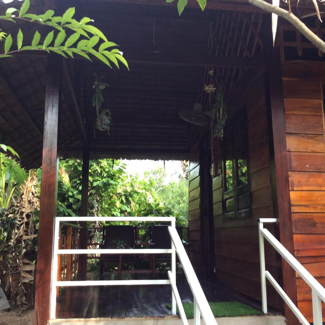 Quoc Phuong Riverside Homestay ベンチェ エクステリア 写真