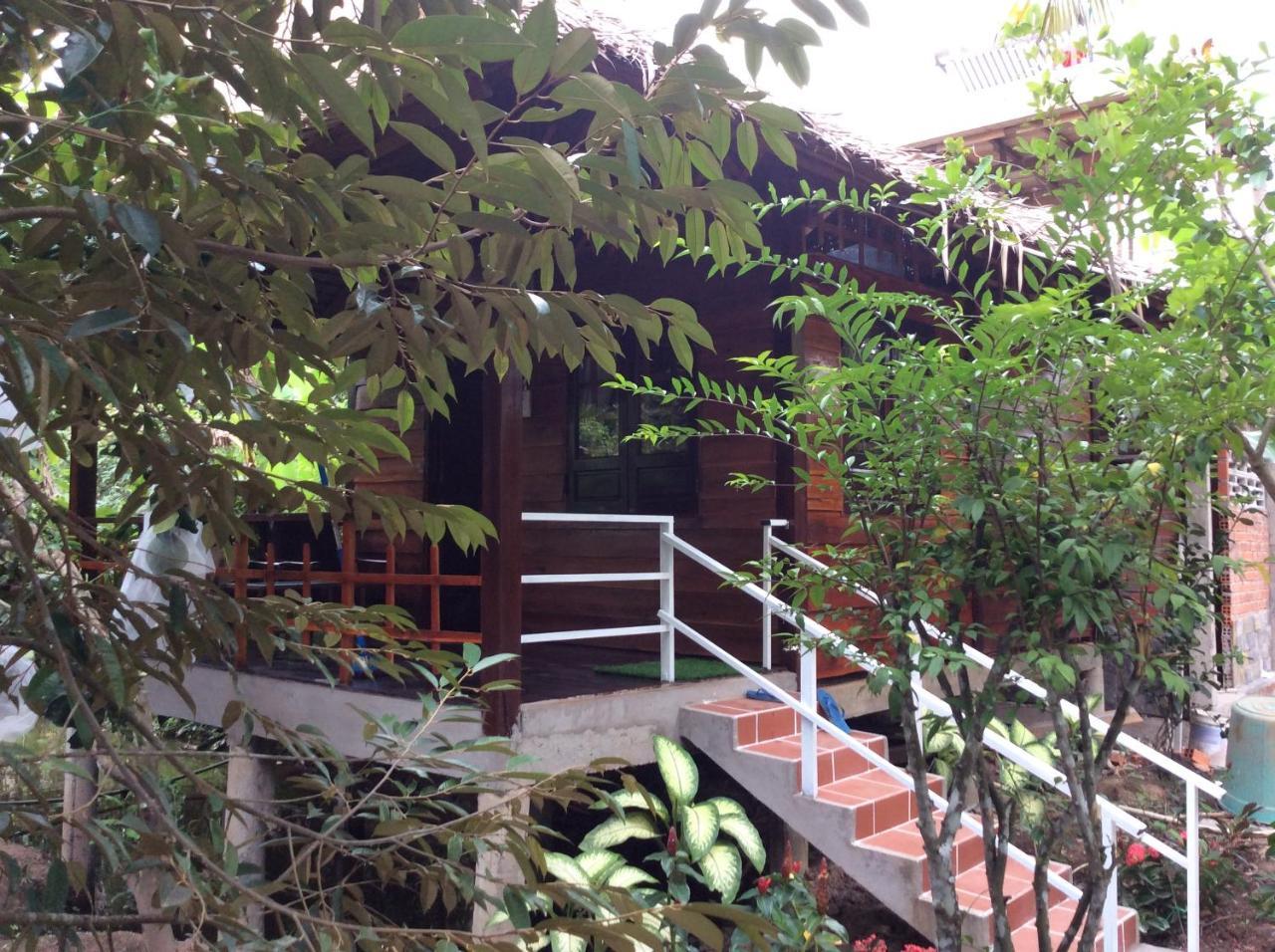Quoc Phuong Riverside Homestay ベンチェ エクステリア 写真
