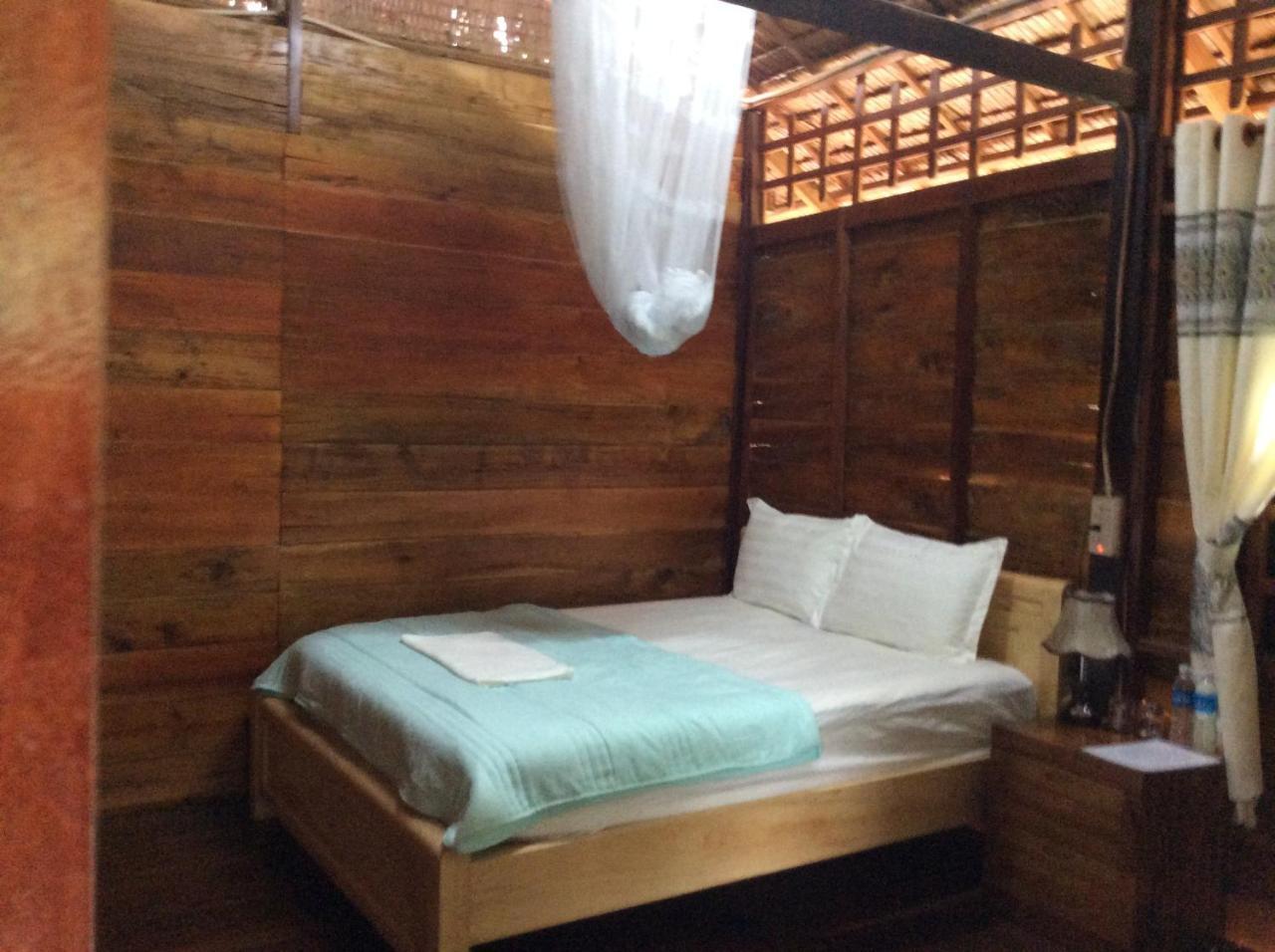 Quoc Phuong Riverside Homestay ベンチェ エクステリア 写真