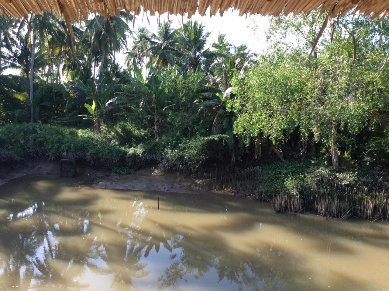 Quoc Phuong Riverside Homestay ベンチェ エクステリア 写真